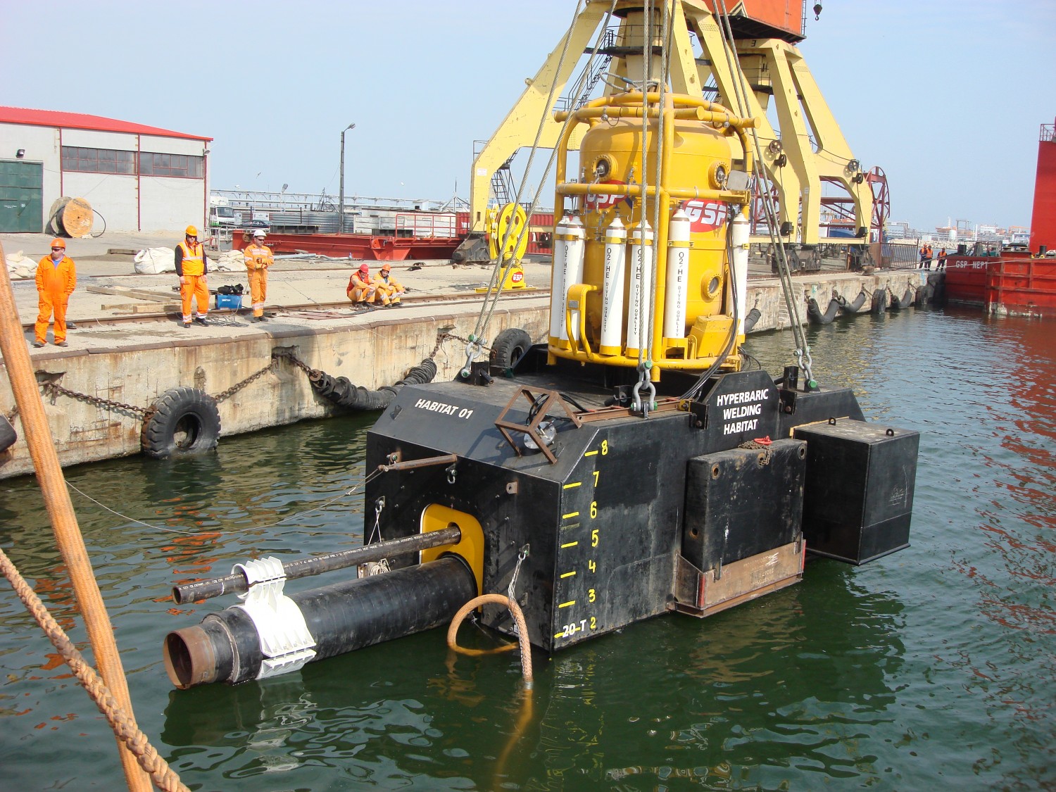 Hyperbaric welding machine